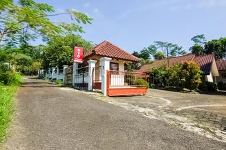Luar Bangunan 4 OYO 3335 Wisma Langen Werdhasih