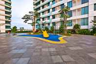 Kolam Renang OYO 3390 Apartment Grand Kamala Lagoon Avenue