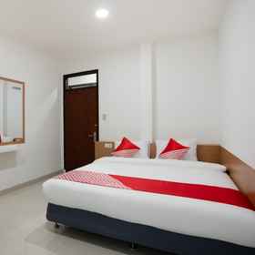 Bedroom 1 Hotel O Hegarbudhi Residence, Liberta Physio Hotels