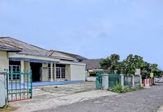 Exterior 4 OYO 3422 Firza Residence