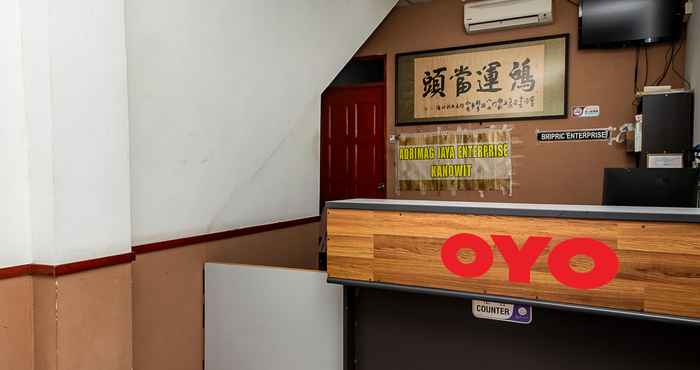 Lobby OYO 90059 Ltk Home