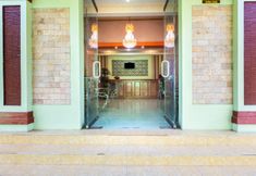Bangunan 7 OYO 3452 Esemka Hotel And Resto