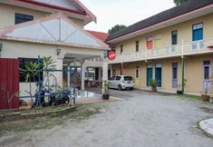 Exterior 6 OYO 90018 River Village Hotel