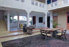 Lobby 3 OYO 90018 River Village Hotel