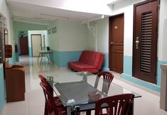 Lobby 7 OYO 90873 Travellers Inn