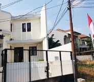 Exterior 3 OYO 3445 Delima Guest House Syariah