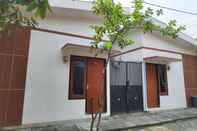 Luar Bangunan OYO 3352 Gedangan Residence