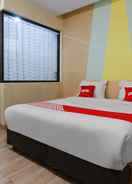 BEDROOM Capital O Millenium Inn Medan