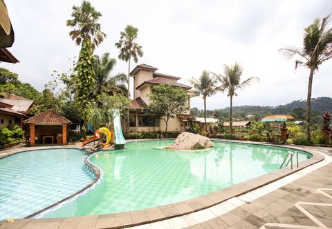 Kolam Renang OYO 3396 Sun Garden Resort