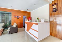 Sảnh chờ 4 OYO 3341 Ten Guest House Near Hermina Pasteur Hospital