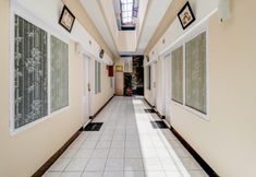 Sảnh chờ 7 OYO 3341 Ten Guest House Near Hermina Pasteur Hospital