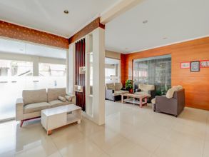 Sảnh chờ 4 OYO 3341 Ten Guest House Near Hermina Pasteur Hospital