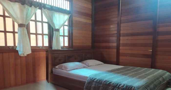 Bedroom OYO 3383 Roemah Kayu Saragan Syariah