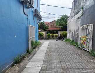 Exterior 2 OYO 3391 Ungu's Residence Near RSU Royal Surabaya Kota Surabaya