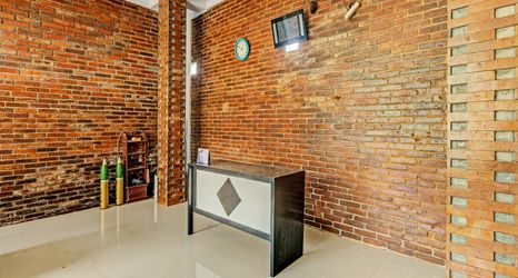 Lobby 2 OYO 3355 Residence Syariah Asyuban