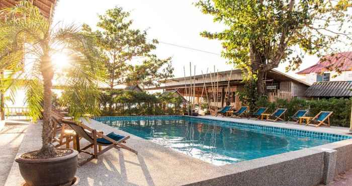 Kolam Renang Bambie Boutique Home & Resort