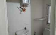 Toilet Kamar 6 Apartemen Aeropolis By ASUN