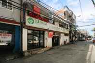 Exterior RedDoorz near OWWA Pasay