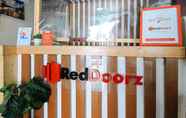 Lobi 4 RedDoorz near OWWA Pasay