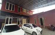 Exterior 4 SPOT ON 3525 Penginapan Magnolia Syariah