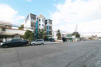 Bangunan 4 RedDoorz Plus @ Aguirre Avenue BF Homes