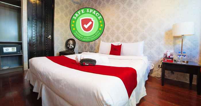 Kamar Tidur RedDoorz Plus @ Aguirre Avenue BF Homes