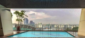 수영장 5 Cozy 2BR with Private Lift Menteng Park By Travelio