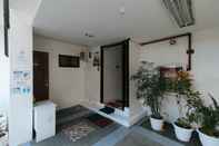 Lobby RedDoorz @ DBuilders Rooms Bangkal Makati