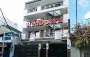 Bangunan 3 RedDoorz @ DBuilders Rooms Bangkal Makati