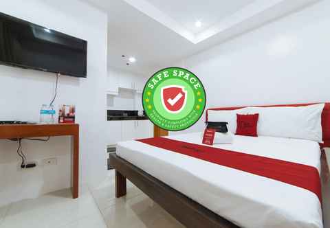 Bedroom RedDoorz @ DBuilders Rooms Bangkal Makati