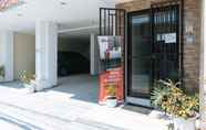 Exterior 4 RedDoorz near SM Bicutan