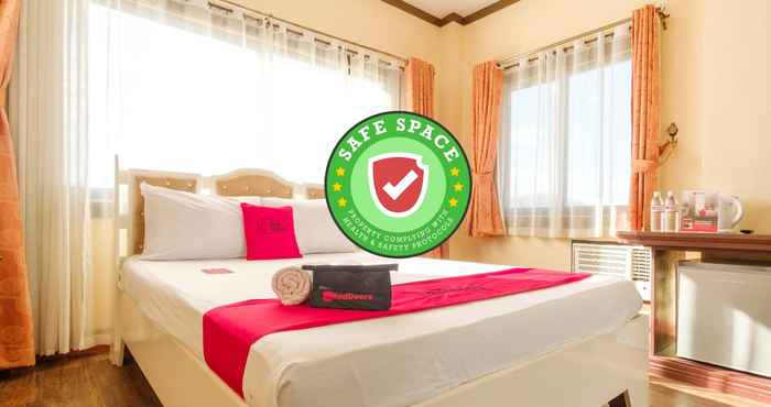 ห้องนอน RedDoorz Plus @ Seaborne Hotel Subic Zambales