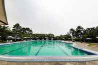 Swimming Pool Strategic and Nice Studio Aeropolis Apartment By Travelio