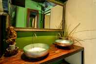 Toilet Kamar The Palm Hotel