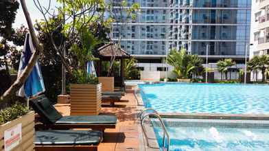 Swimming Pool 4 Good deal 2BR Signature Park Apartment By Travelio