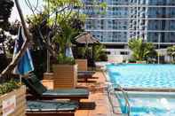 Swimming Pool Good deal 2BR Signature Park Apartment By Travelio