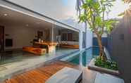 Swimming Pool 2 M STUDIO KARAWACI