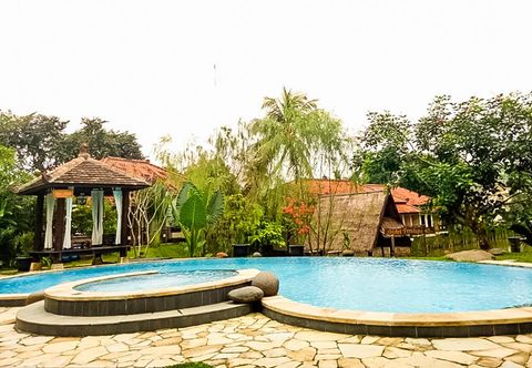 Kolam Renang Pendopo 45 Resort