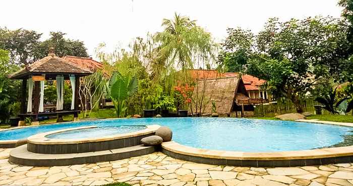 Swimming Pool Pendopo 45 Resort