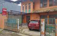 Luar Bangunan 3 OYO 3331 Villadelfia Residence