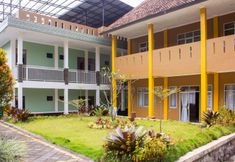 Exterior 2 OYO 3699 Edotel Smkn 1 Cipanas Syariah