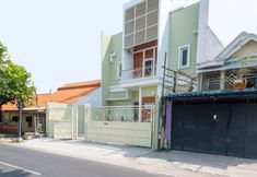 Exterior 3 OYO 3706 Griya Tentrem Syariah