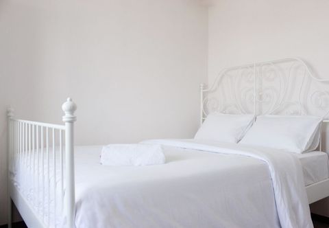 Bedroom Comfortable 2BR Gateway Pasteur Apartment By Travelio