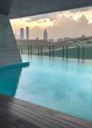 SWIMMING_POOL Best Studio Menteng Park Apartment By Travelio