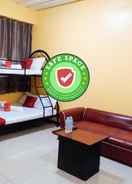 BEDROOM RedDoorz near Baclay Drive Super Metro