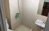 Toilet Kamar 6 Skyline Studio Apartment Springlake Summarecon Bekasi by MDN PRO