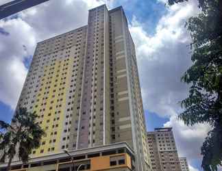 Bangunan 2 Studio Best Deal Grand Emerald Apartment By Travelio