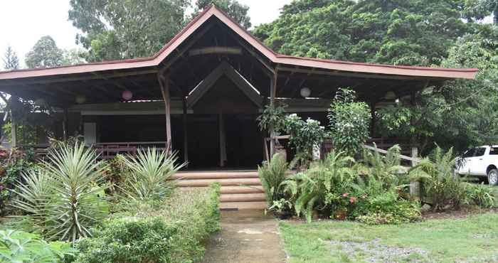 Luar Bangunan Rubydina's Pension House