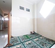 Kamar Tidur 3 Hotel Omah Ampel Syariah