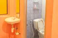 In-room Bathroom RoomZ Budget Residence Pet Friendly